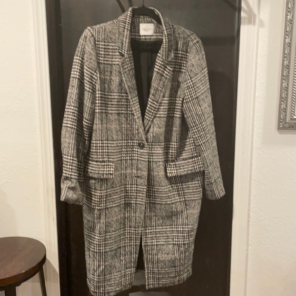 Carly Jean plaid coat size large